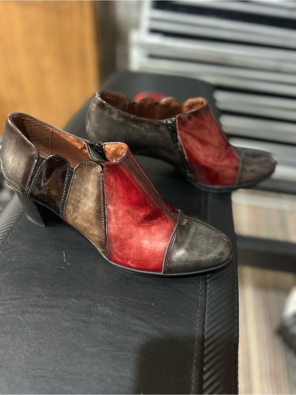 Hispanitas Women's Two-Tone Red and Brown Leather Ankle Shoes Size 38 - 7.5 or 8